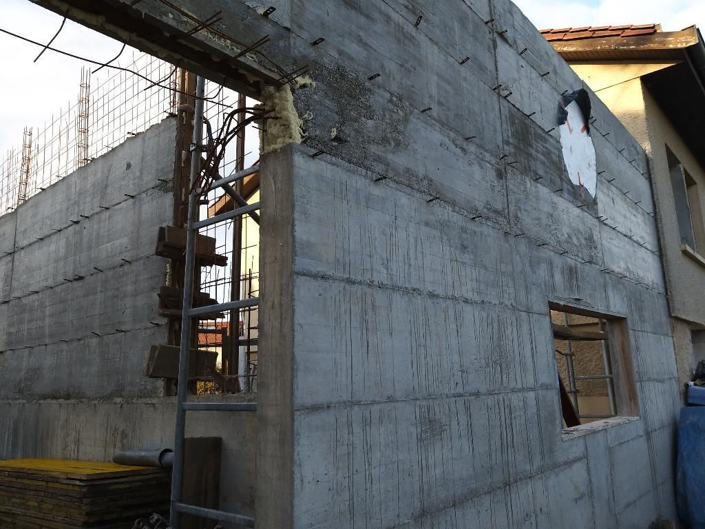 Mur d'un bâtiment en train d'être construit