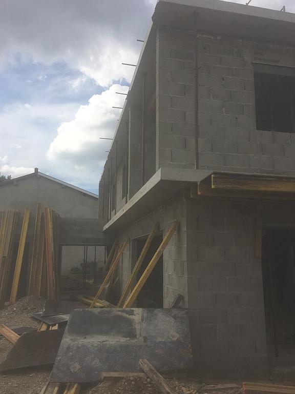 Finalisation d'une maison en parpaing