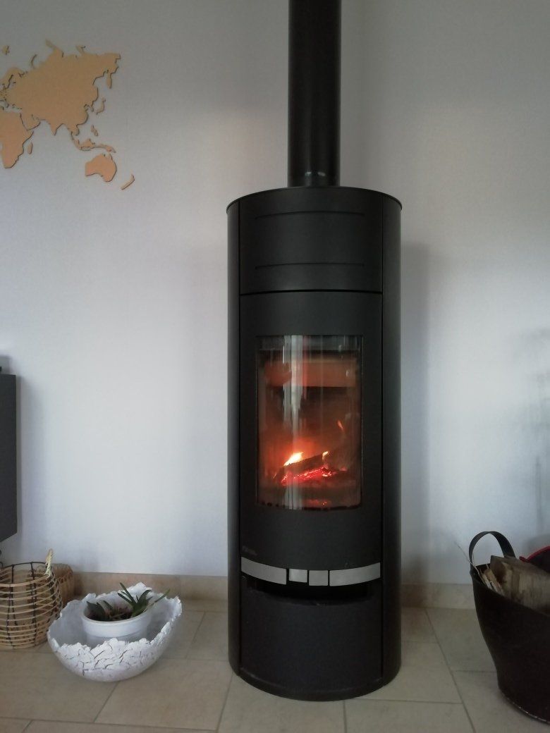 Grand poêle à bois