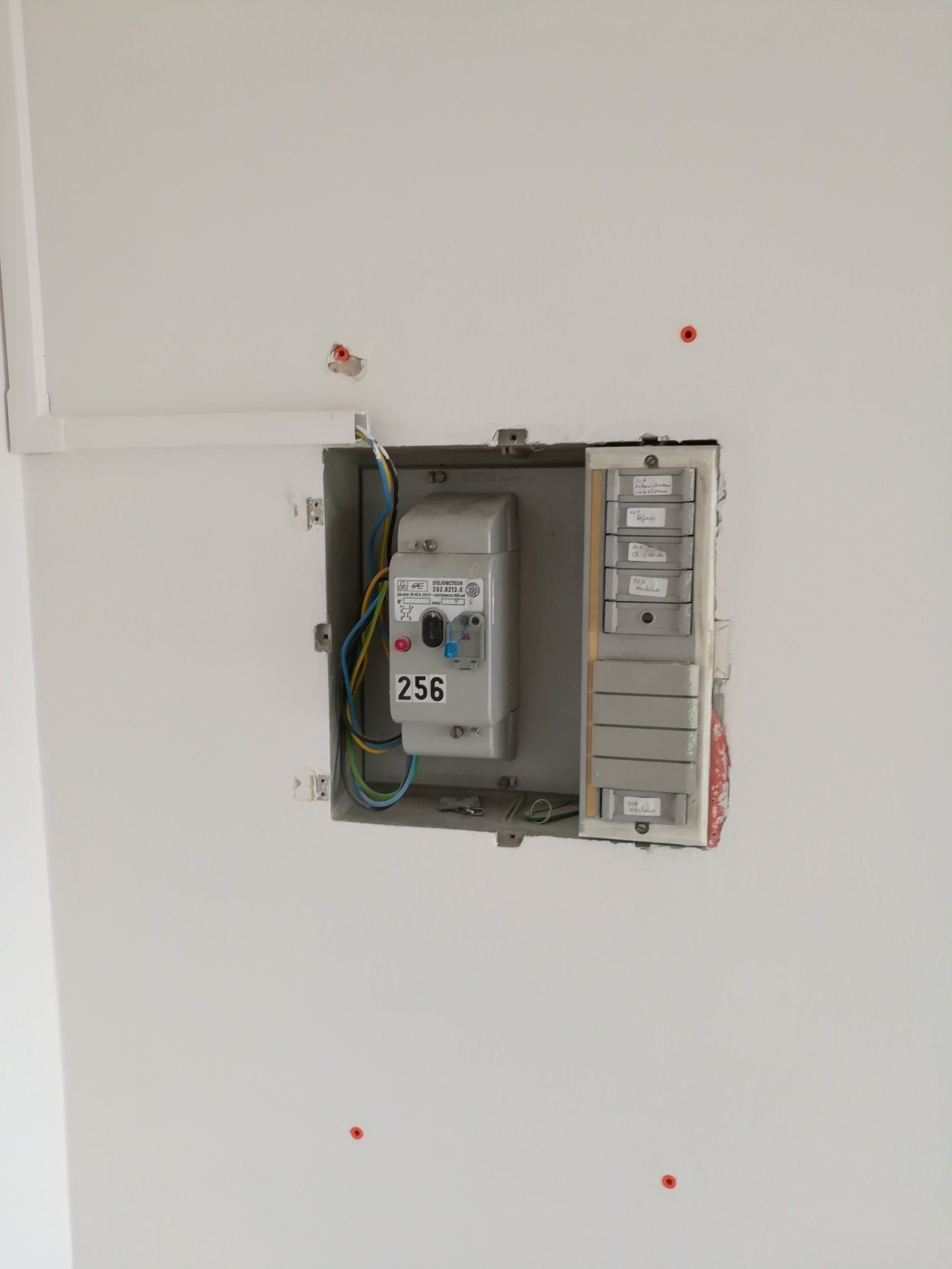 Tableau électrique avant