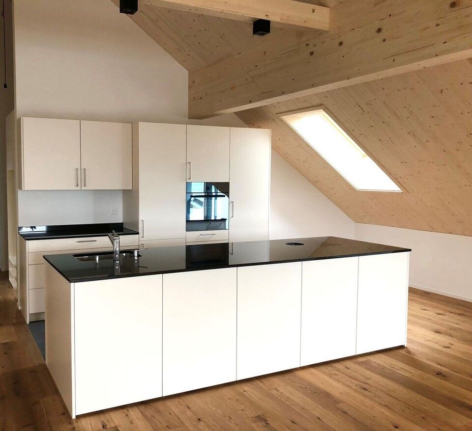 Schreinerei Bissegger Küche mit Kücheninsel