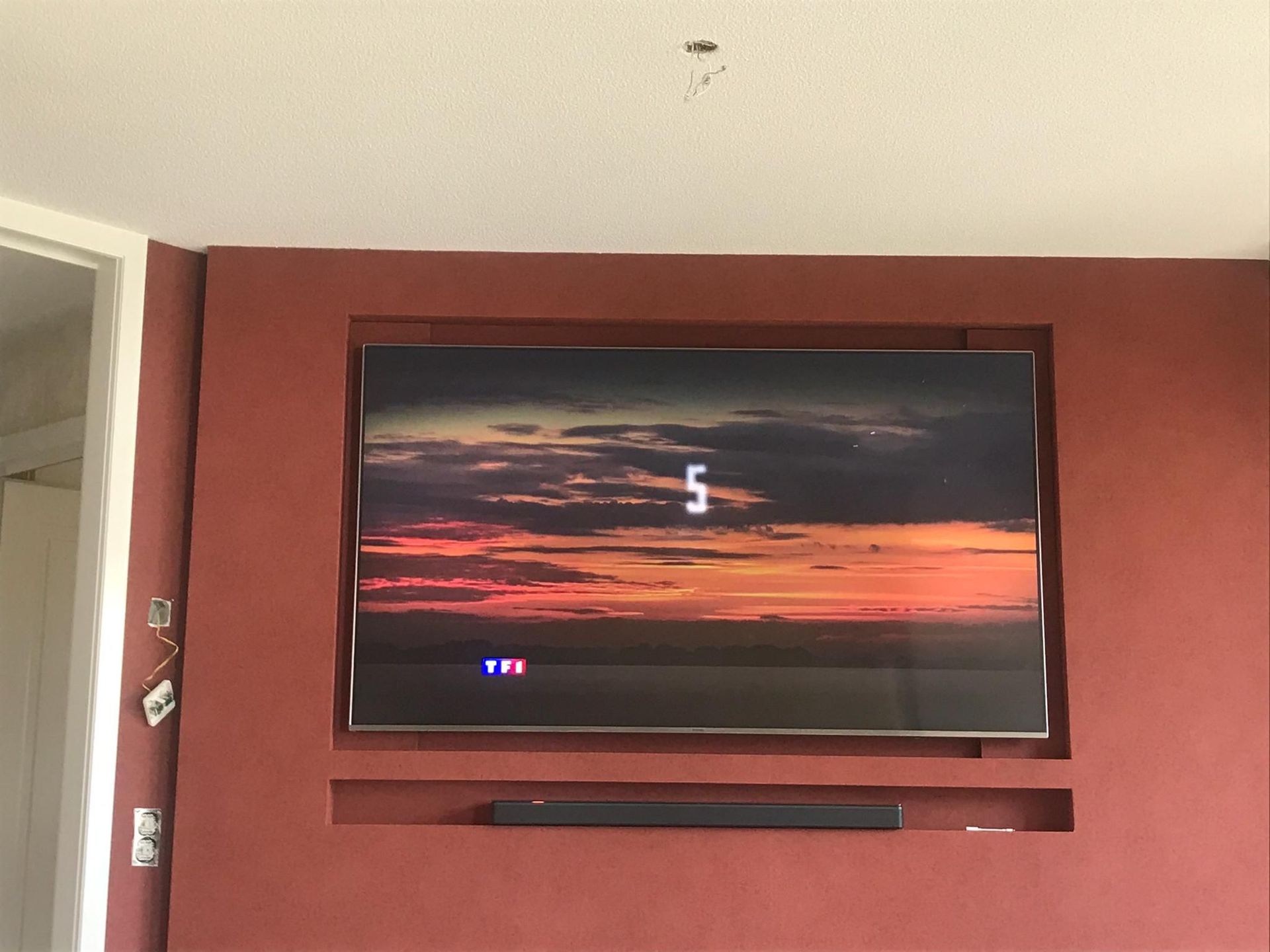 Edouard Allamand Plâtrerie Peinture S.A. – rénovation - travaux de plâtrerie - pose de faux-plafond et montage de cloisons.