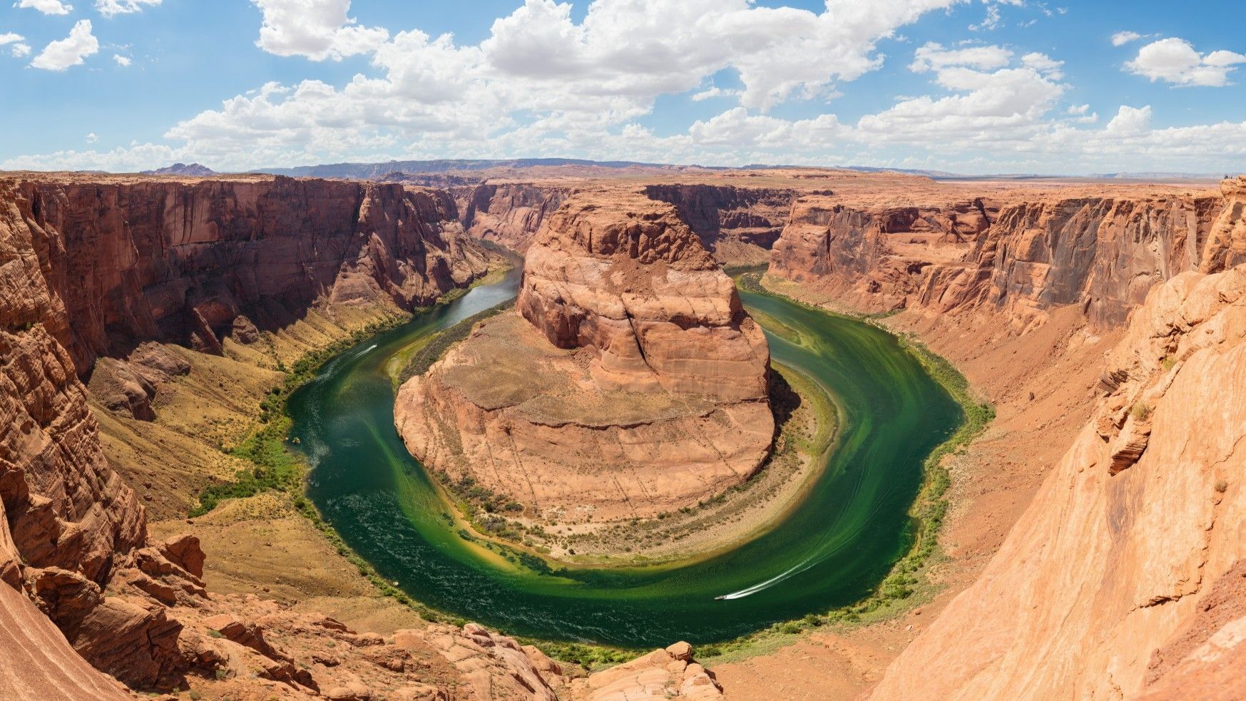 Horseshoe Bend in Arizona, a scenic horseshoe-shaped meander of the Colorado River through red rock cliffs.