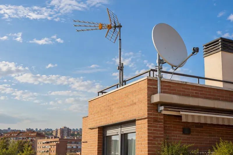 Sistema de antenas comunitarias en El Casar
