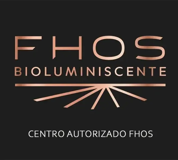 Un logotipo para el centro bioluminiscente autorizado de FHOS.