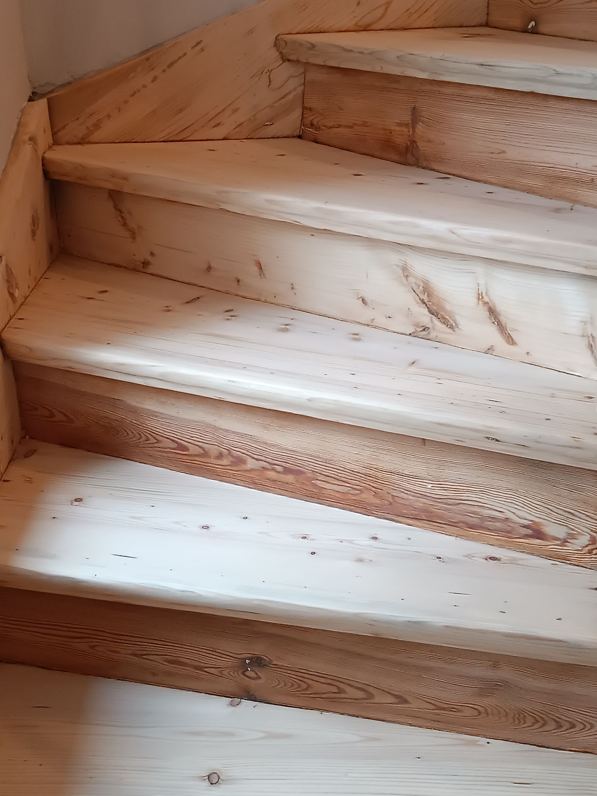 Holztreppe, Foto von Marco Rot Gabriel Parkett