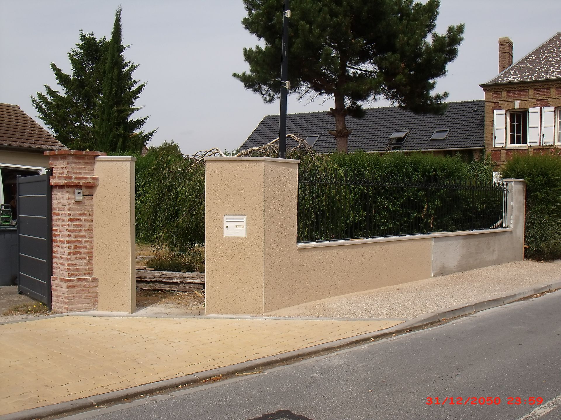 Mur d'entrée d'une propriété