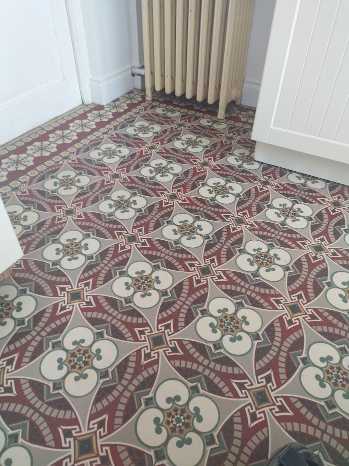 Carrelage avec des motifs floraux