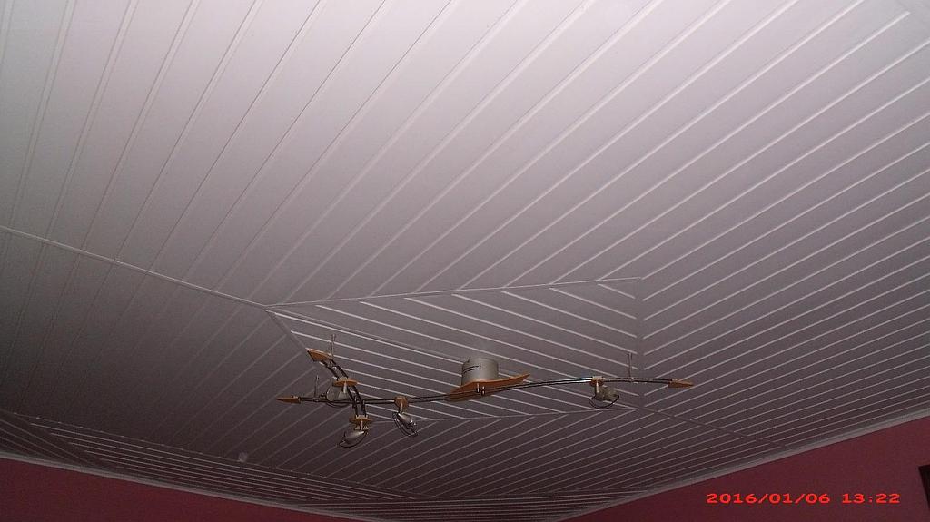 Plafond en PVC blanc