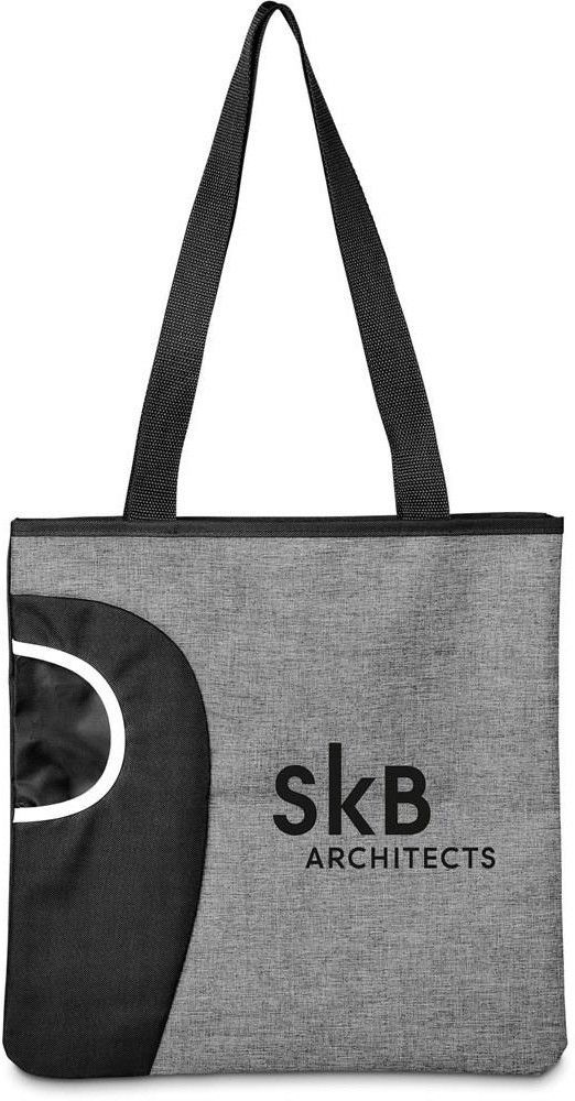 Bolsa de tecido cinza com alças pretas e logotipo da SKB Architects.