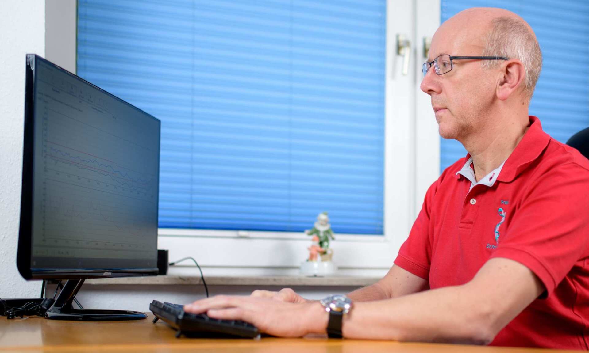 Udo Frädrich am Computer