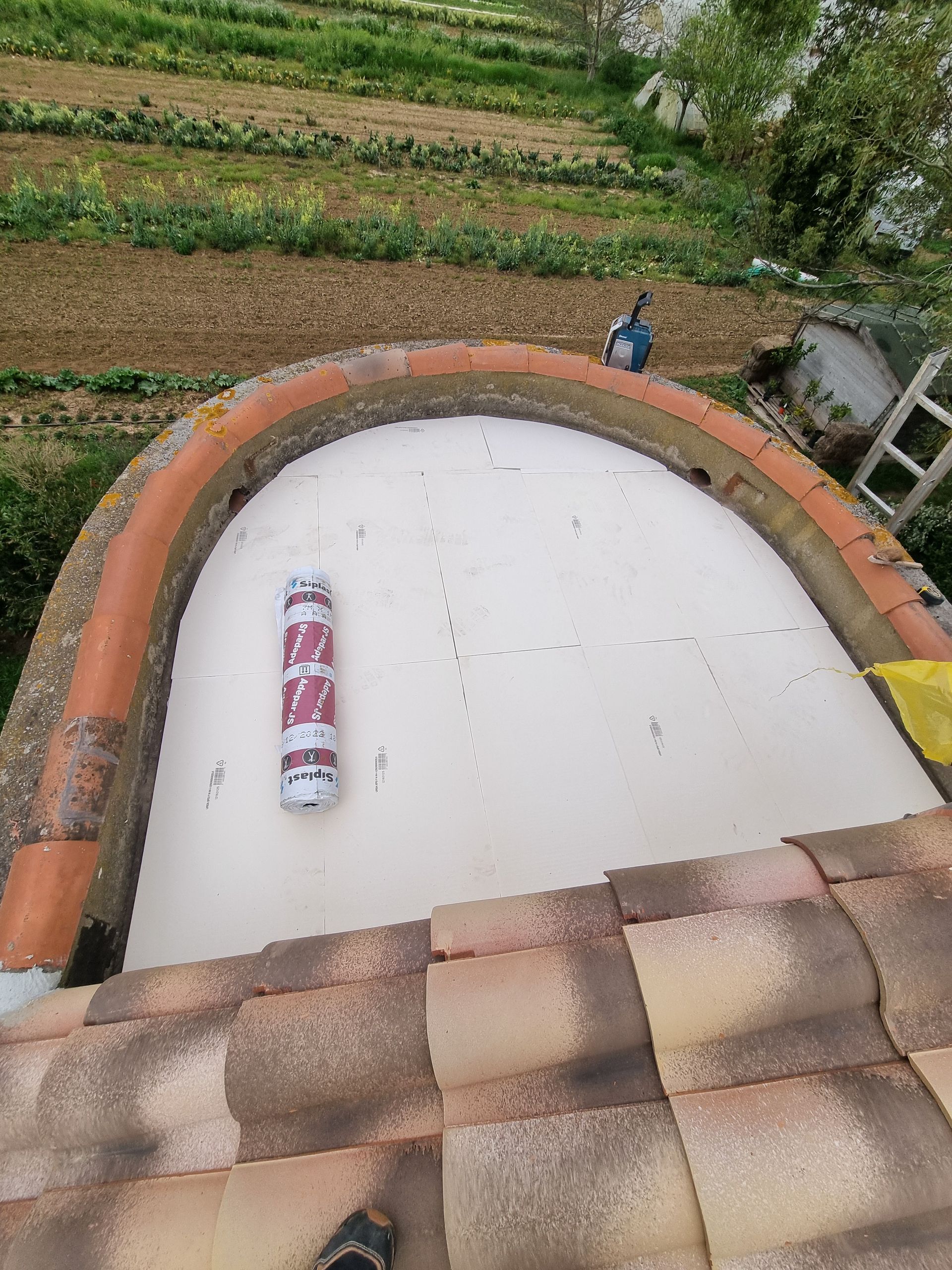 Toit en cours de nettoyage