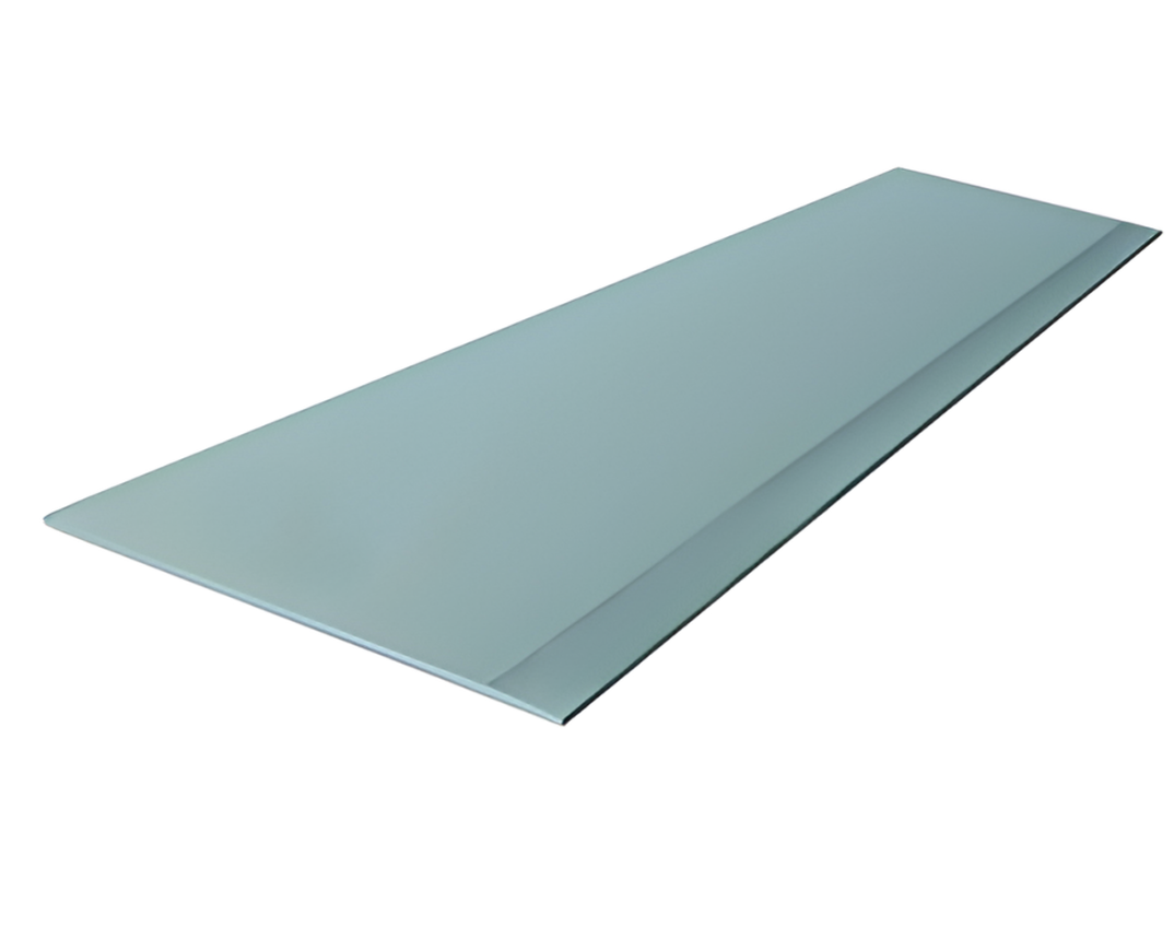 Um pedaço de placa de gesso está flutuando no ar sobre um fundo branco.