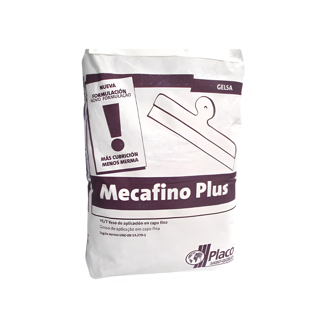 Um saco de mecafino plus está sobre um fundo branco.