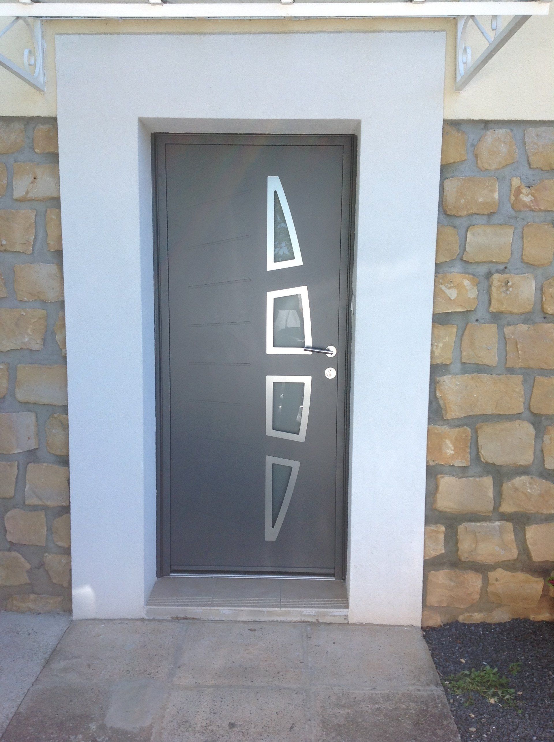 Porte d'entrée en aluminium avec inserts en verre