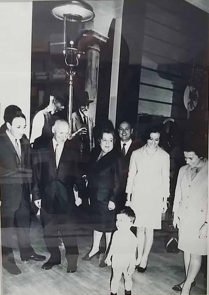 1968 Inaugurazione negozio foto di famiglia