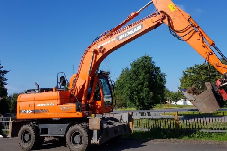 Säävälät Oy:n kaivuri