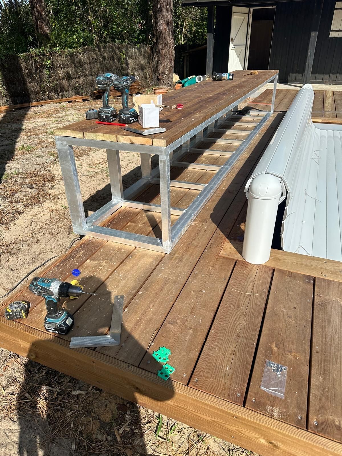 Détail du bardage de piscine réalisé par VD Construction 