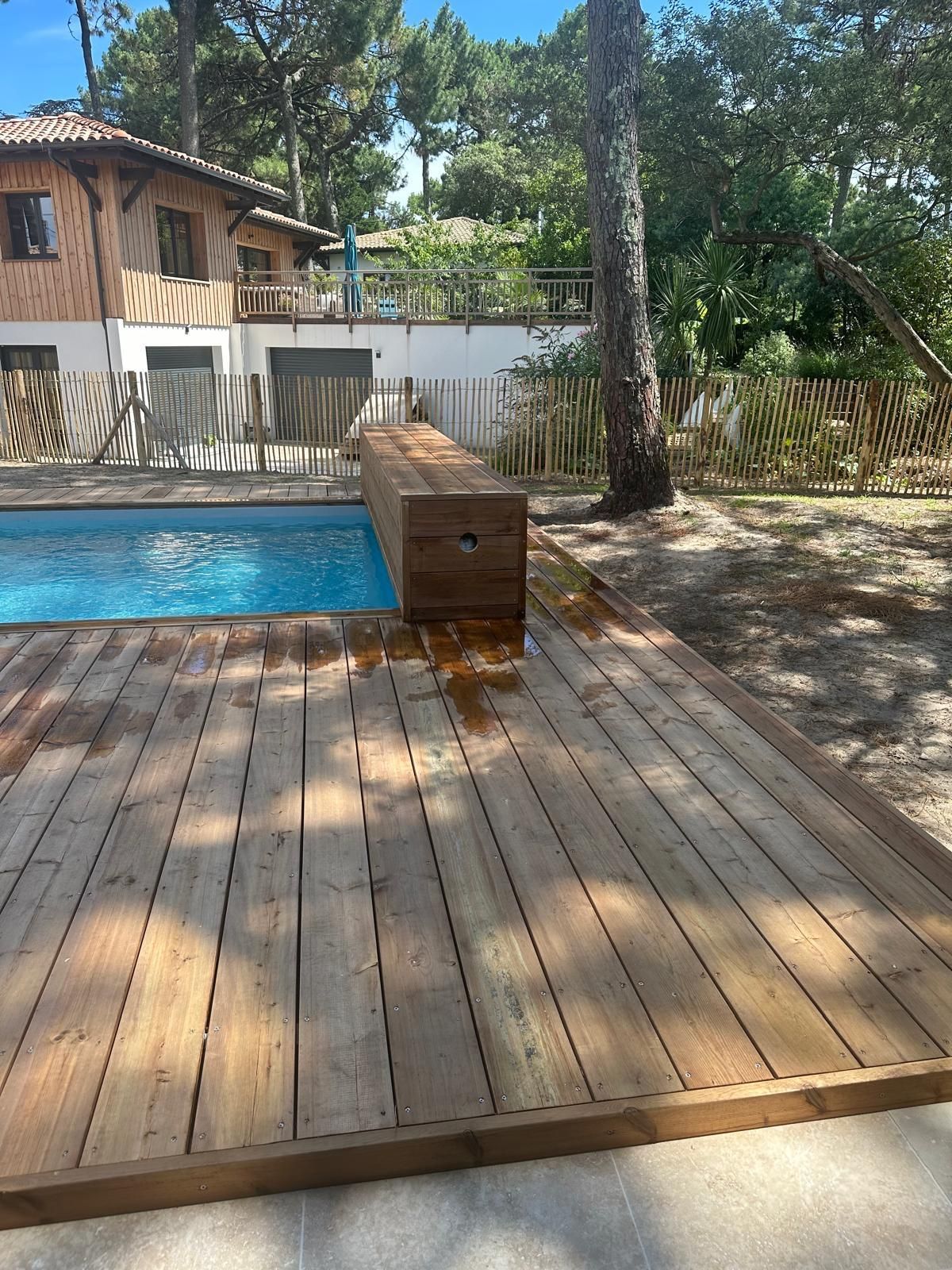 Coffrage pour la couverture de la piscine