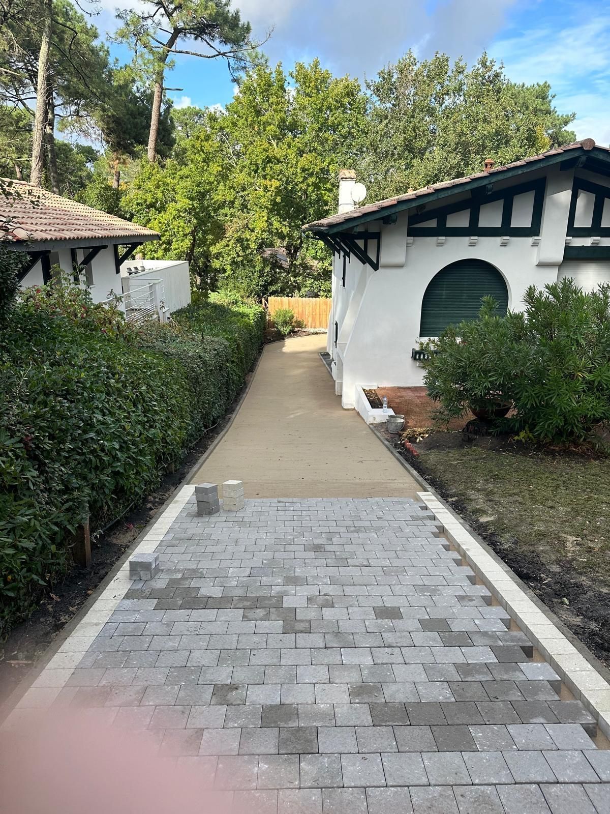 Pose de pavé pour faire un chemin