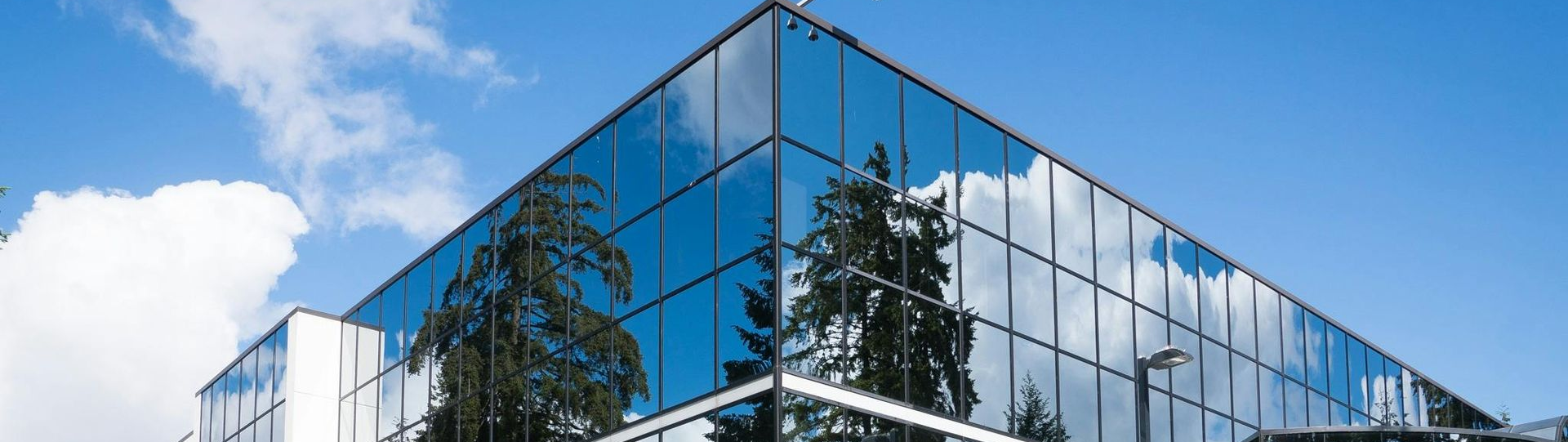 Luo Alt-tekstitunnisteet hakukoneoptimointia ja saavutettavuutta varten.