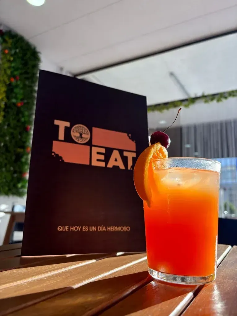 Restaurante Latino To Eat - Que hoy es un día hermoso | Local y aperitivo