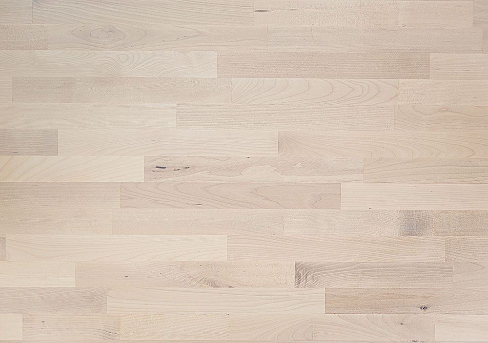 Helle Holzdielen mit natürlicher Holzmaserung.