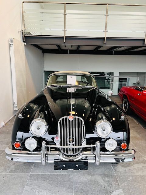 Jaguar XK 150 
OTS Roasdster
vue de face