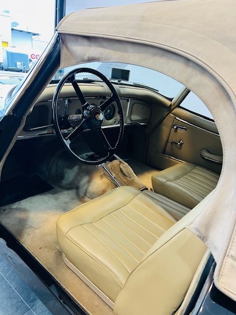 Jaguar XK 150 
OTS Roasdster
portière ouverte côté conducteur