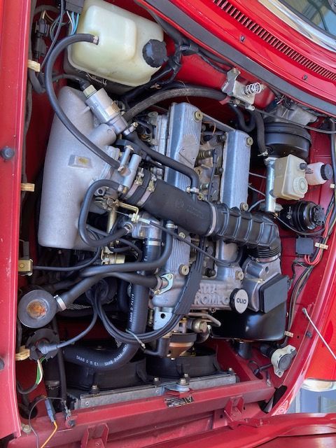 Alfa Romeo Spider - zoom sur le moteur