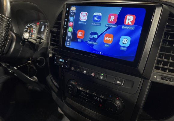 Autoradio multimédia compatible avec de multiples applications