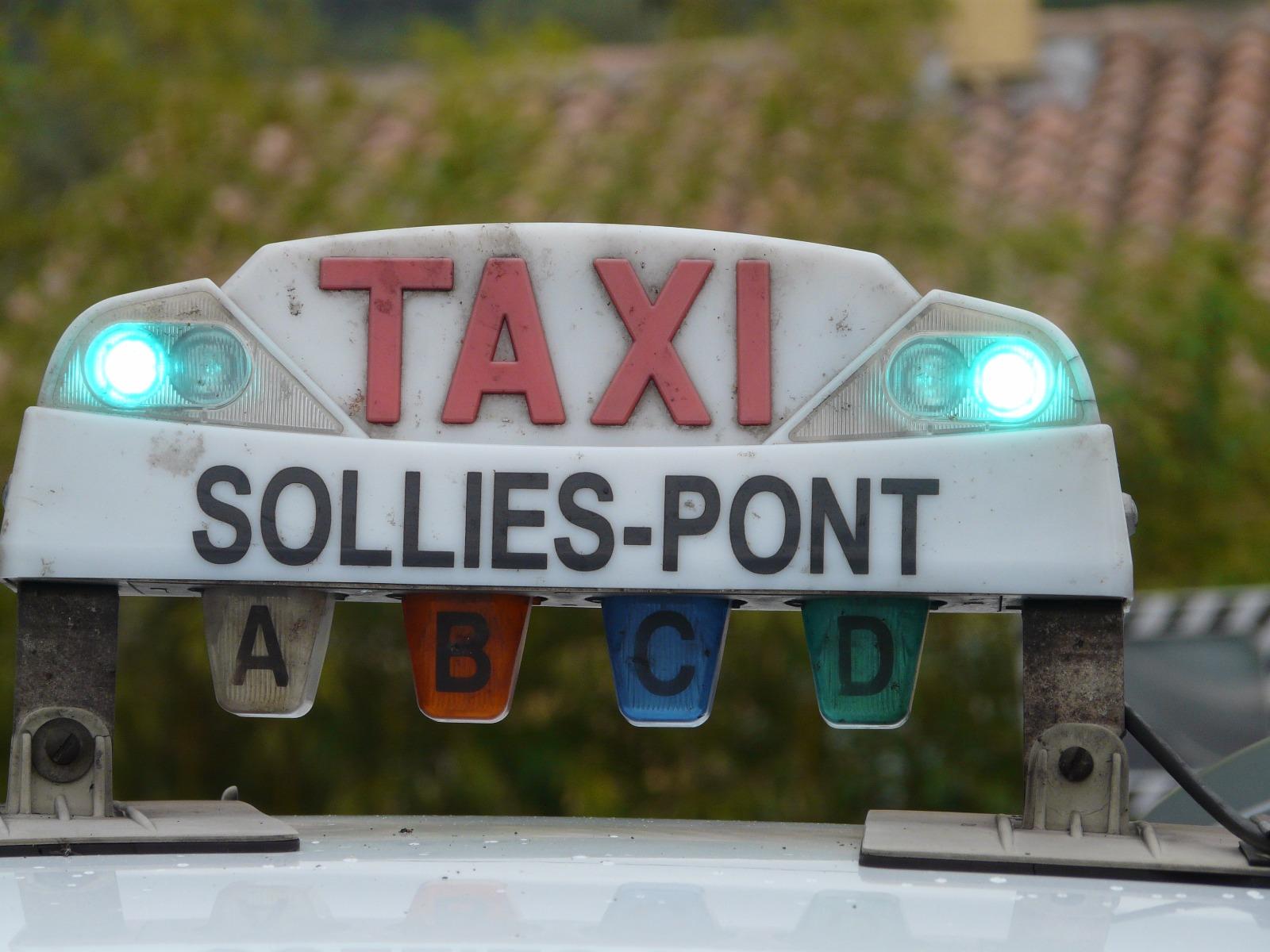 Taxi Solliès-Pont - Hélène Votre Taxi