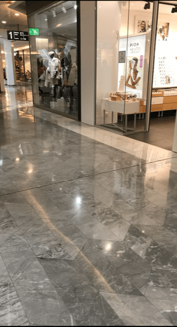 Pose de marbre centre commercial