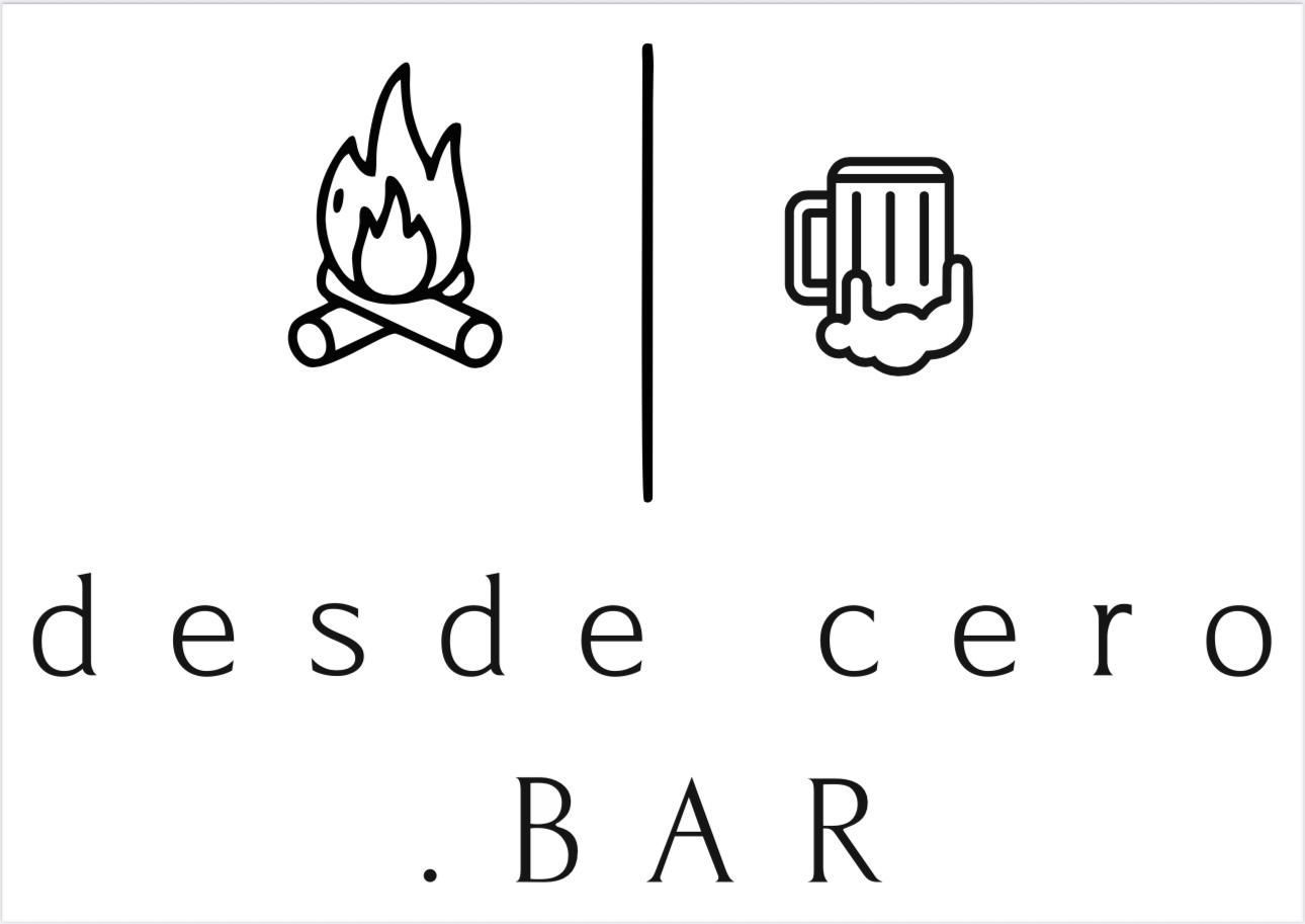 Logotipo con íconos de fogata y jarra de cerveza, “desde cero .BAR” debajo.