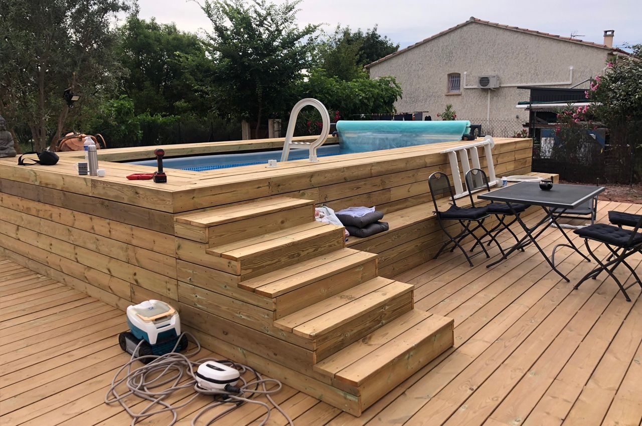 Marches et entourage de piscine