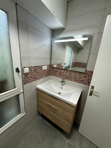 Faïence mosaïque dans une salle de bains