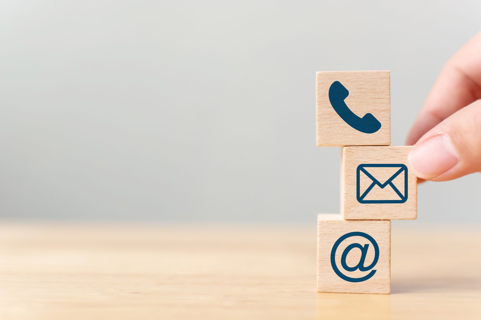 Cubes avec des symboles de contact