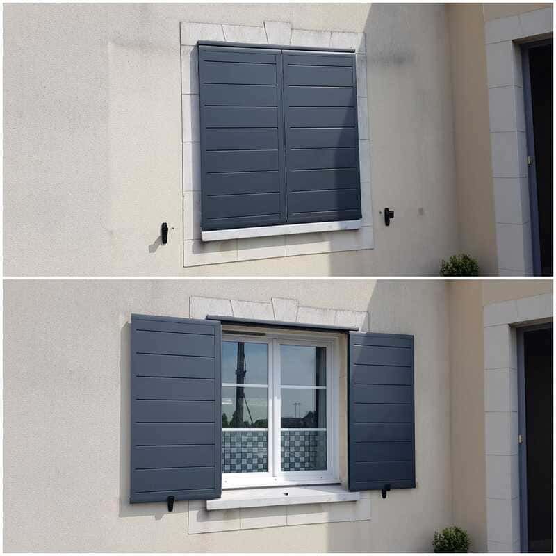 Volets en lattes bleues coulissants