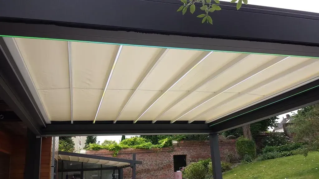 Pergola bioclimatique