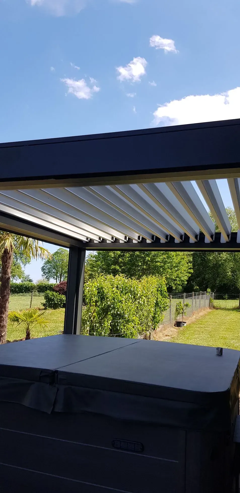 Pergola bioclimatique en alu