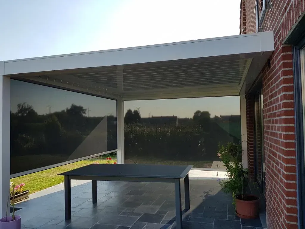 Pergola avec store
