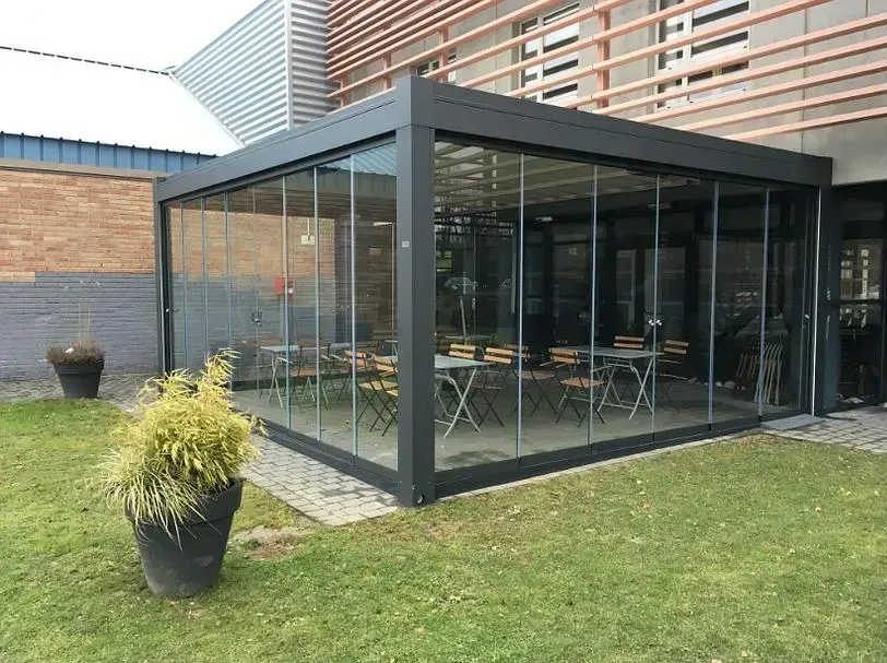 Pergola avec verres