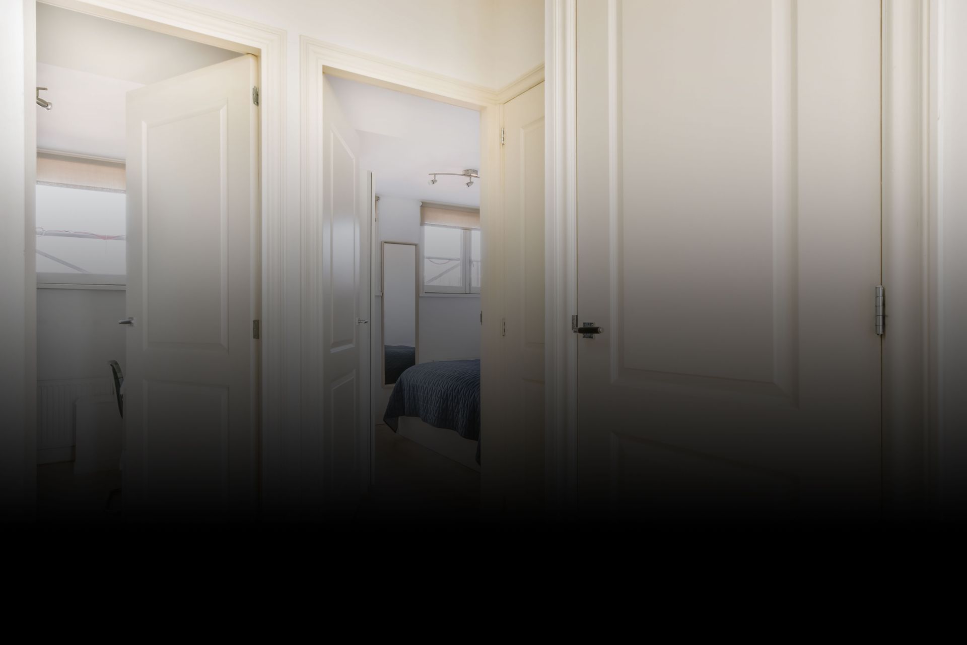 Des pièces avec les portes ouvertes