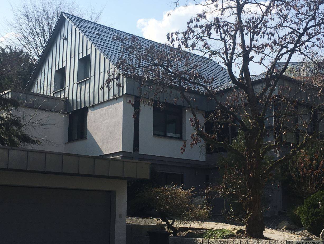 Foto eines Einfamilienhauses