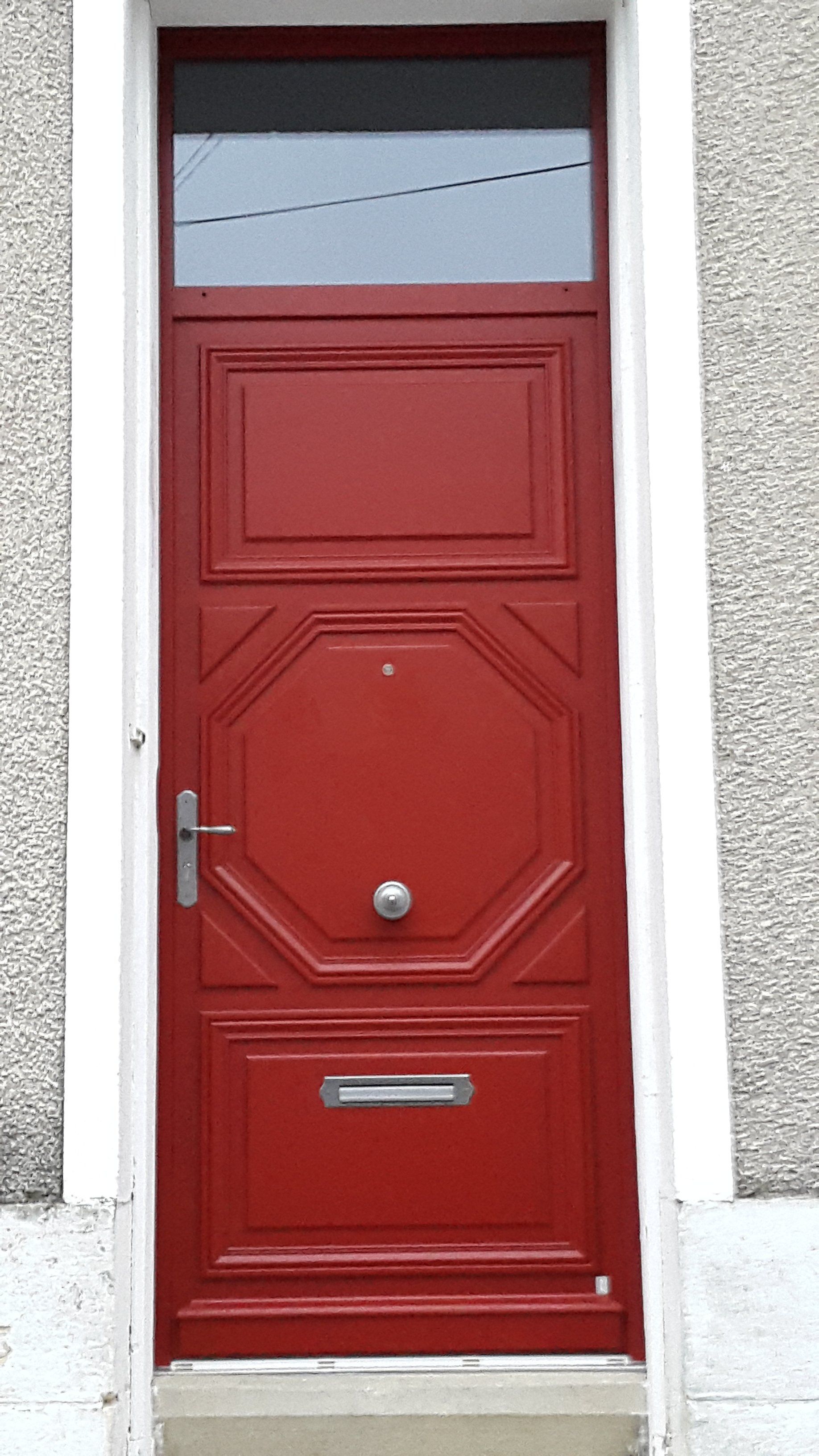 Porte d'entrée rouge