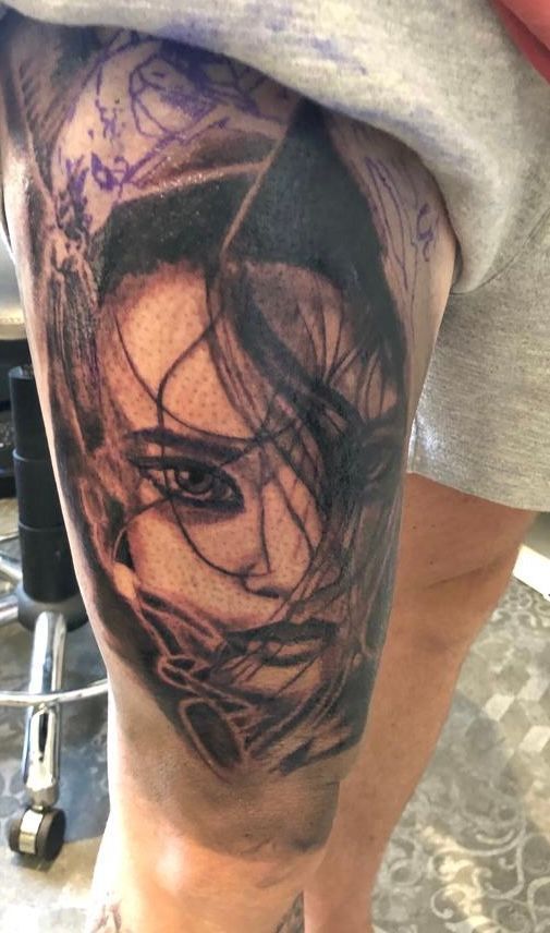 Photorealistisches Tattoo - Feel Ink Tattoo Studio - Urdorf