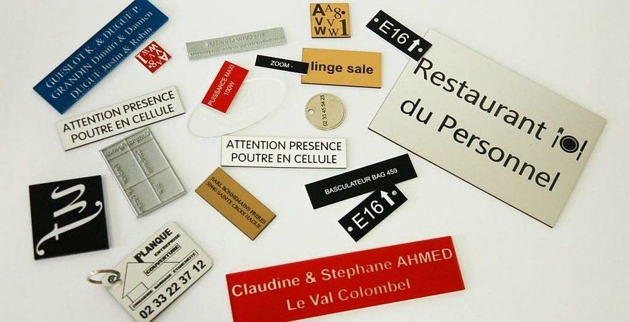 Création de badges personnalisés à Versailles