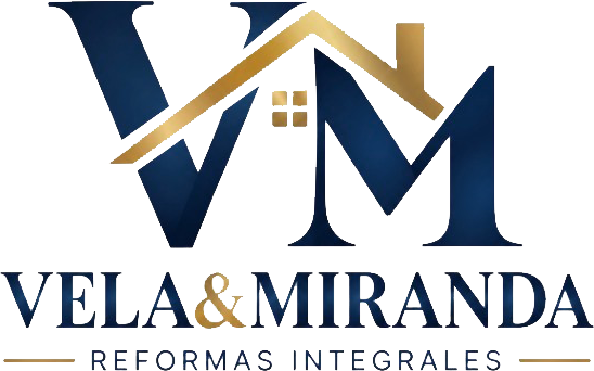 Logotipo de Vela & Miranda Real Estate en azul marino y dorado con techo de casa estilizado y letras VM