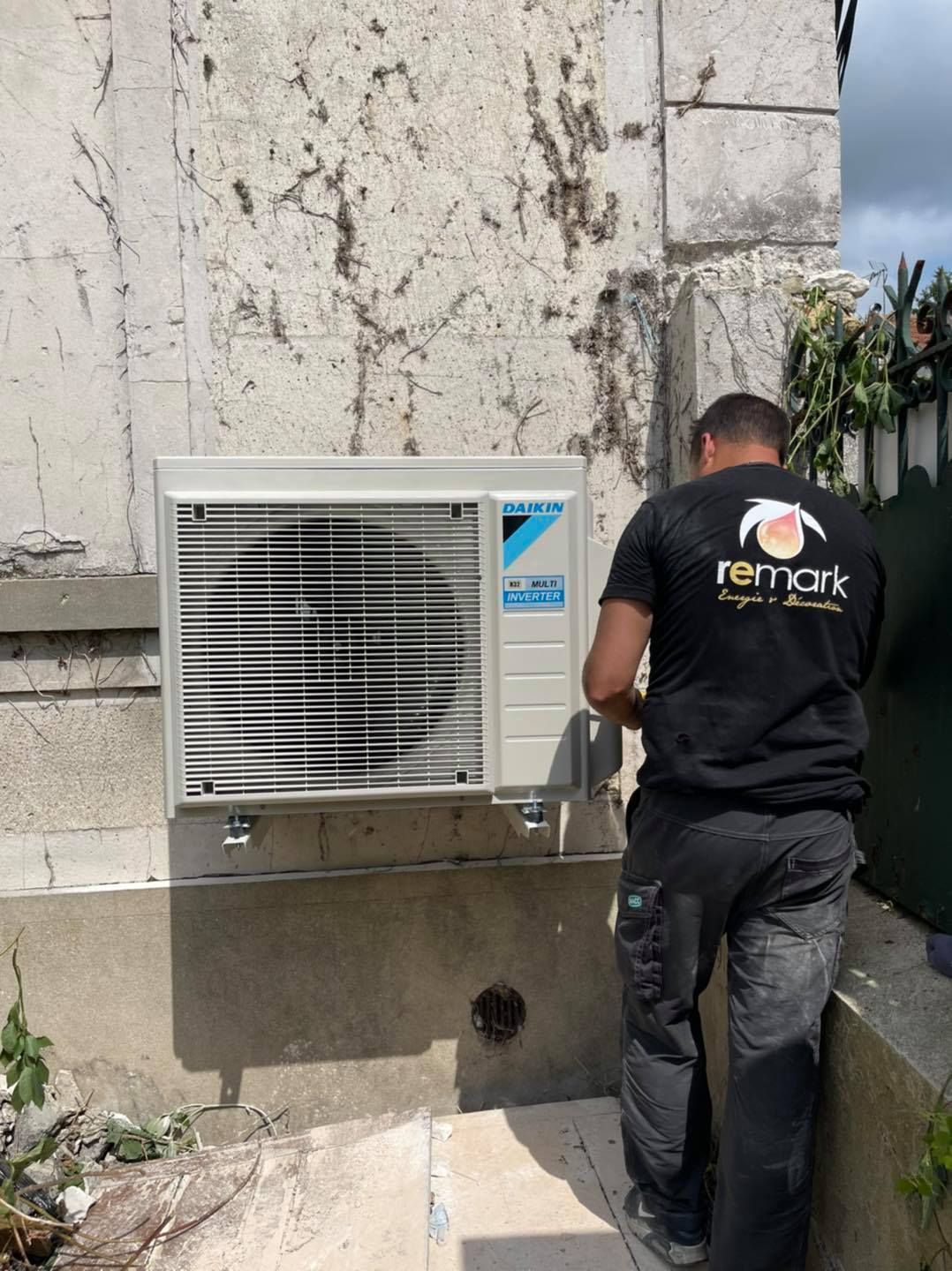 Installation d'une pompe à chaleur Daikin chez un particulier