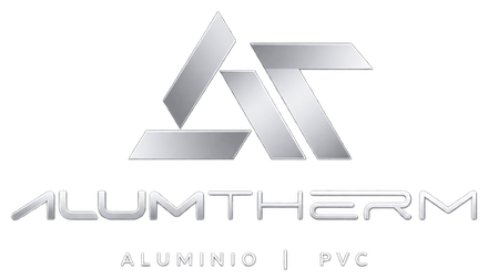 Logotipo de Alumtherm con una marca geom&eacute;trica plateada estilizada y el texto &ldquo;ALUMTHERM&rdquo; y &ldquo;ALUMINIO | PVC&rdquo;.